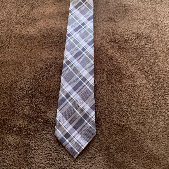 Calvin Klein tie - Picture 2 of 3
